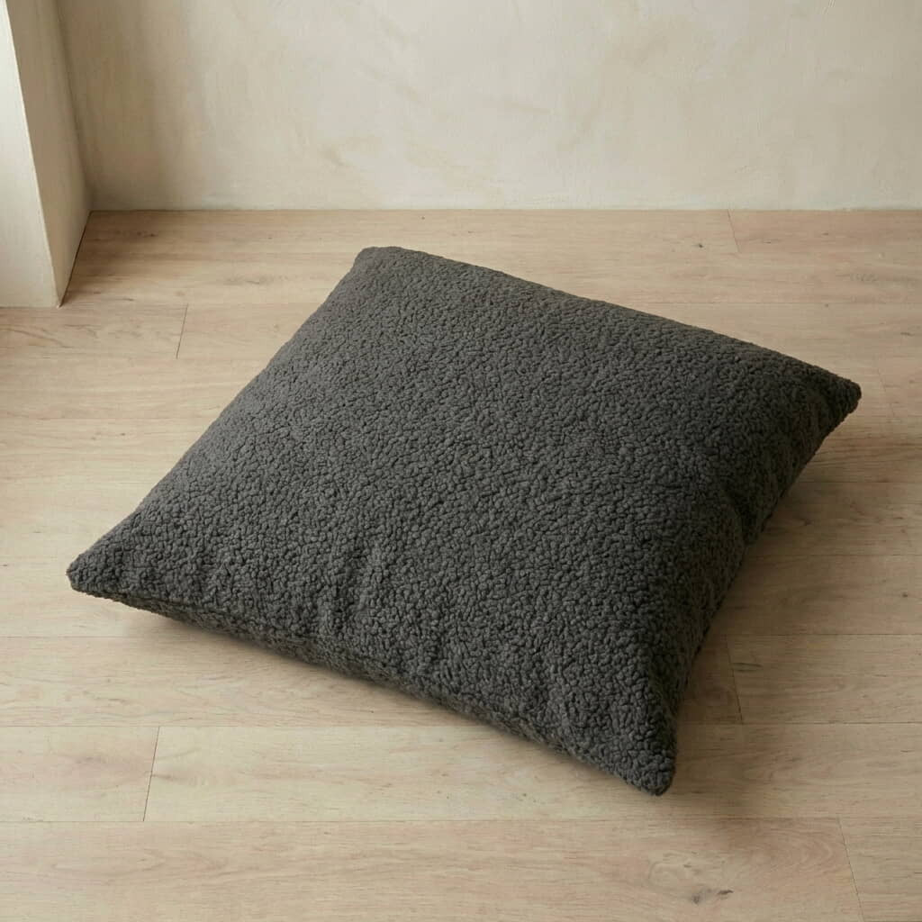 Voir l'image en plein écran Coussin décoratif sur mesure en bouclé